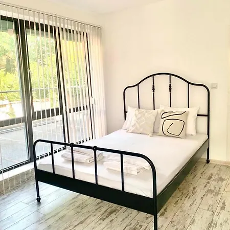 Nordic Style With Parking Place ソフィア